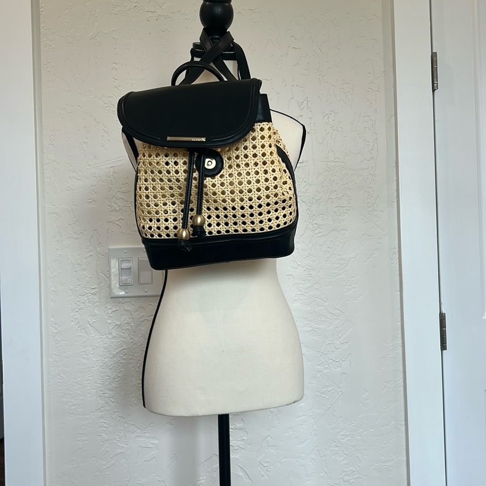 Aldo Backpack NWOT

10” L
10” Across
5” Deep